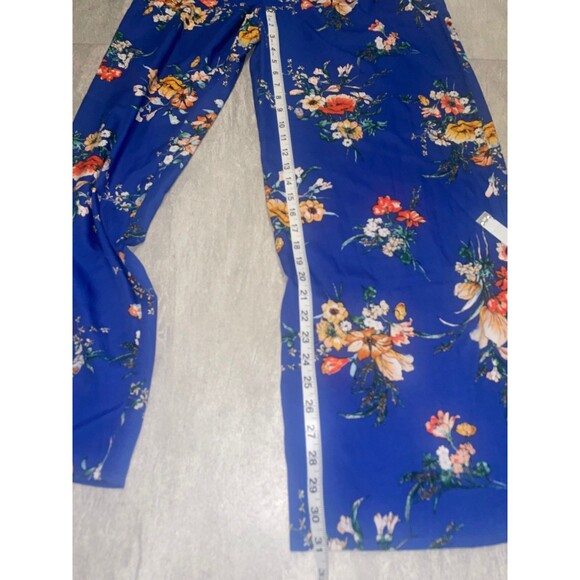 Size Large Band Of Gypsies Jumpsuit Blue Floral Wide Leg Pockets Smocked Back - Picture 3 of 7